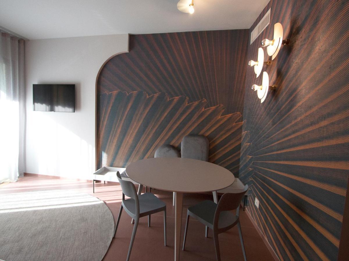 Demo Hotel Design Emotion 리미니 외부 사진