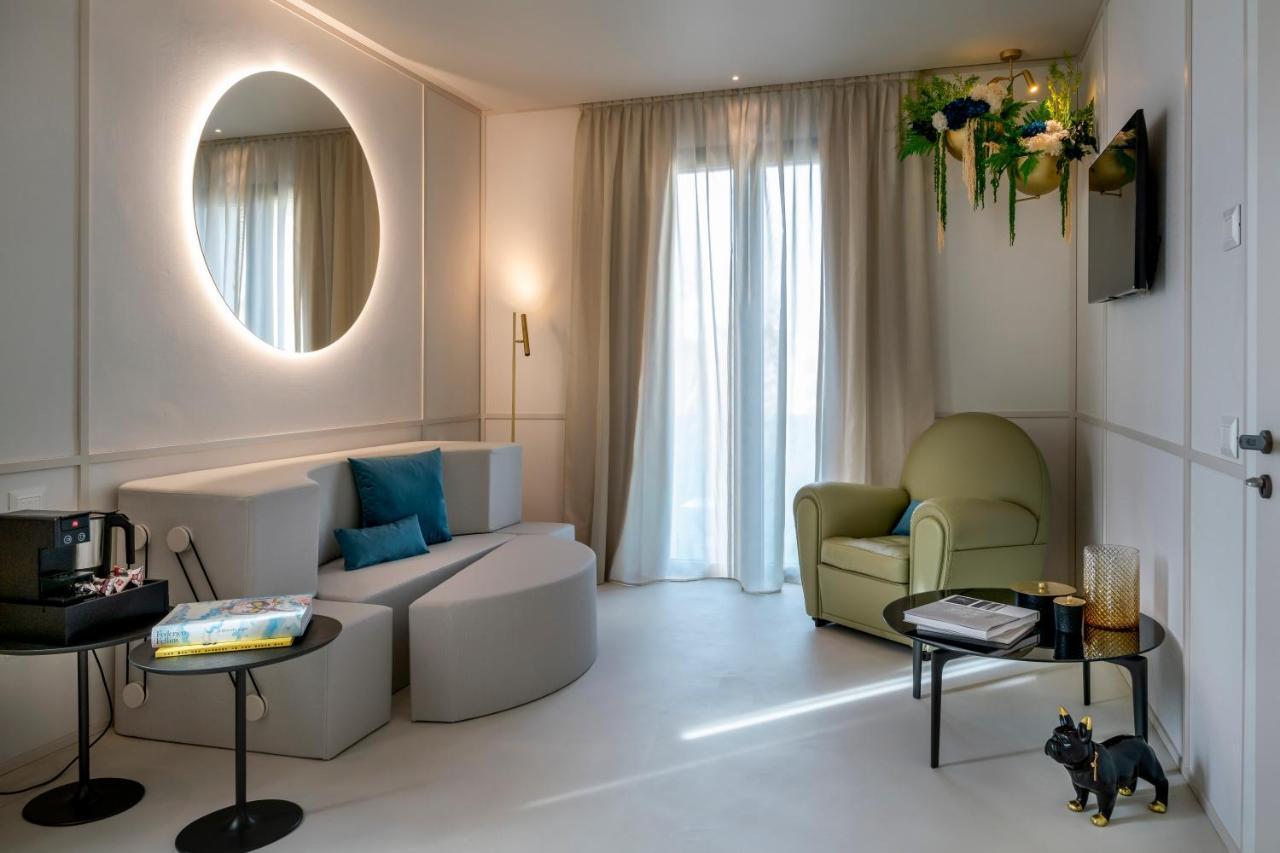 Demo Hotel Design Emotion 리미니 외부 사진